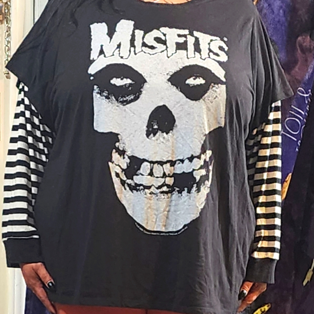 Torrid t-shirt Misfits size 5